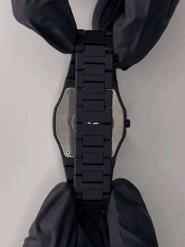 Black Aura Quartz Watch – Lightweight & Premium Finish - Trusticart Store