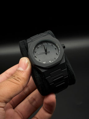 Black Aura Quartz Watch – Lightweight & Premium Finish - SynoMin Online Store